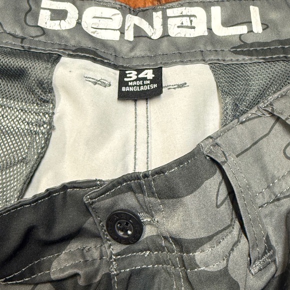 Denali Shorts Gray Camo Cargo Pockets Lightweight Men's Size 34 *Clean* - Picture 2 of 9